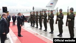 Президента Татарстана Рустама Минниханова в Турции всегда встречают как дорогого гостя (фото 2012 года)