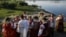 Людзі сьвяткуюць Купальле ў Тураве, архіўнае фота
