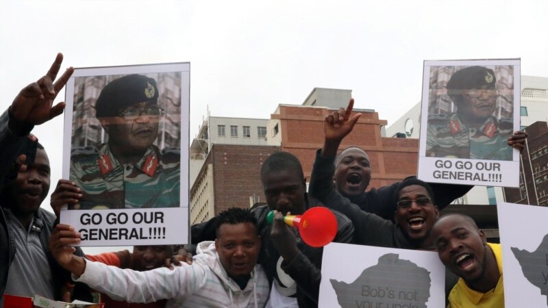 Зымбабвійцы выйшлі на вуліцы падтрымаць адхіленьне Мугабэ ад улады