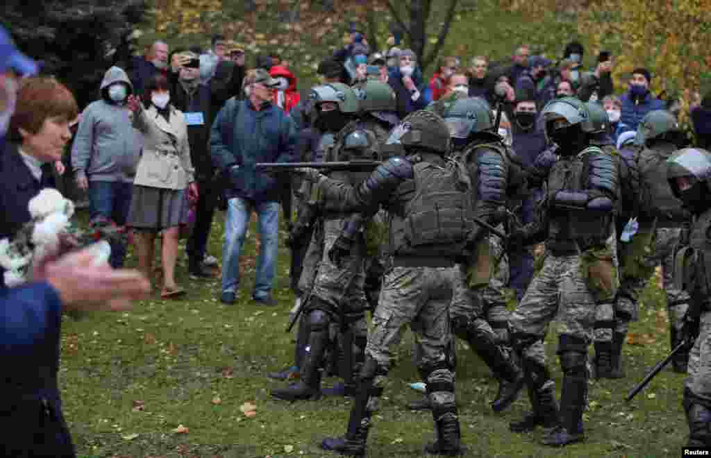 Людзі бясстрашна ішлі на сілавікоў са зброяй, скіраванай на іх