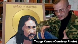Константин Еременко у портрета Александра Габышева 