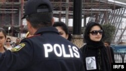 Polis, arxiv foto