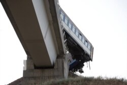 قطاری که دیشب از ریل خارج شد