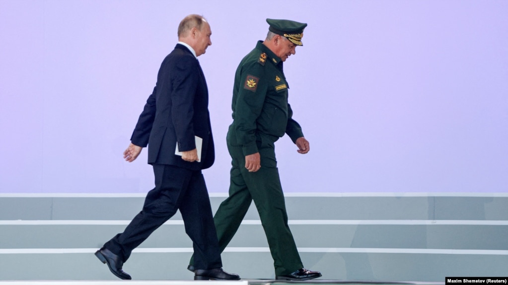 Президент Владимир Путин и министр обороны РФ Сергей Шойгу