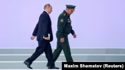 Presidenti rus, Vladimir Putin, dhe ministri rus i Mbrojtjes, Sergei Shoigu.