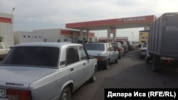 Жанармай станциясындағы ұзын-сонар кезек. Көрнекі сурет.