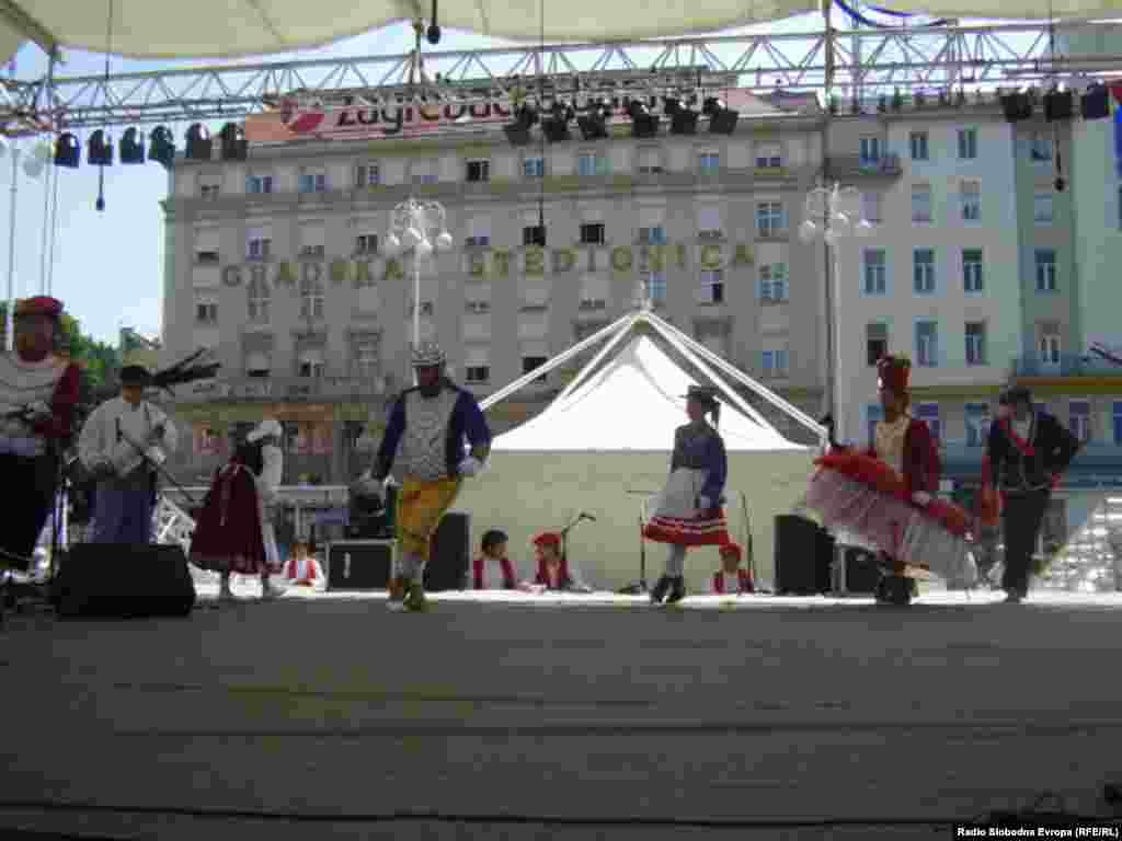 Baski plešu