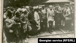 Генерал Георгий Квинитадзе с грузинскими офицерами