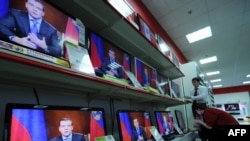 Дмитрий Медведев - за общественное телевидение. Кто против?