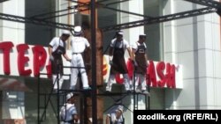 В прошлом году повары Oqtepa lavash приготовила в Ташкенте 4-метровый лаваш.