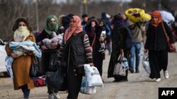 Migrantë në provincën turke Edirne, në kufi me Greqinë.
