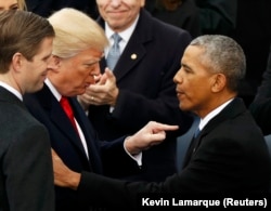 Новообраний президент США Дональд Трамп за традицією прийшов до президента, який передає повноваження – Барака Обами. 20 січня 2017 року