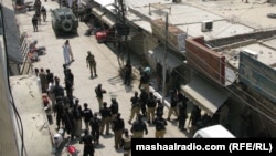 په بنو کې پولیس تر یو برید وروسته د پېښې په ځای کې ولاړ دي - انځور له ارشیفه.