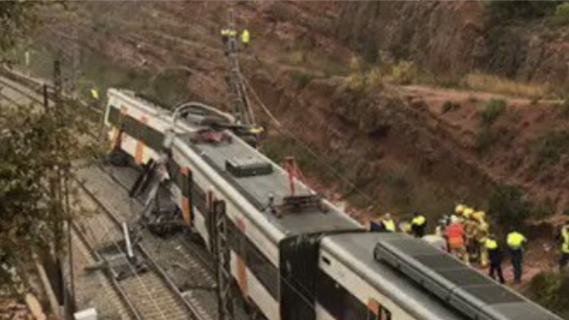Воз излета од шините во Шпанија, еден загинат и десетици повредени