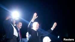 Эрдоган жактоочулары алдында. 7-июнь, 2013-жыл. 