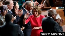 Нэнси Пелоси в первые минуты после избрания спикером Палаты представителей, Вашингтон, Капитолий, 3 января 2018 года.