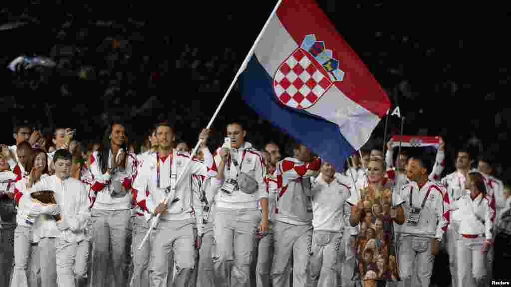 Hrvatska - zastavu nosio Venio Losert