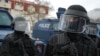 Mitrovica: Srbi sprečili policiju da postavi kontrolne kućice