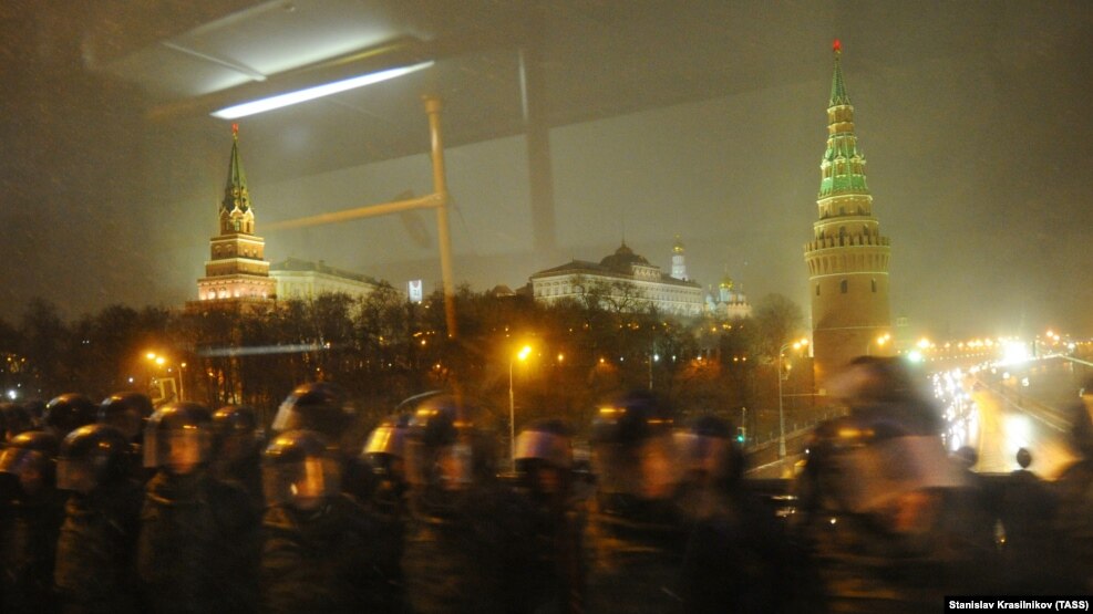 Оцепление у Кремля после митинга оппозиции "За честные выборы", 10 декабря 2011 года 