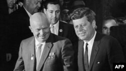 Nikita Hrușciov și președintele John F. Kennedy la convorbirile Est-Vest de la Viena în 1961