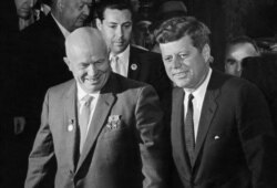 Никита Хрущев (солдо) менен Жон Ф. Кеннеди. Вена ш., Австрия. 3-май, 1961-жыл.