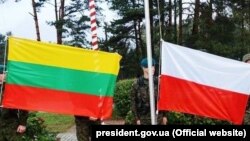 بیرق های ملی پولند و لیتوانیا