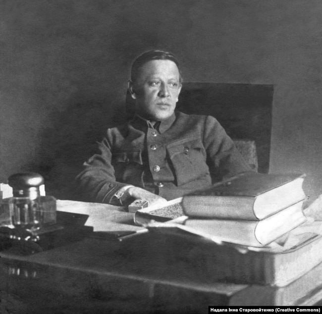 Симон Петлюра, головний отаман армії УНР (з листопада 1918 року), голова Директорії УНР (9 травня 1919 – 10 листопада 1920)