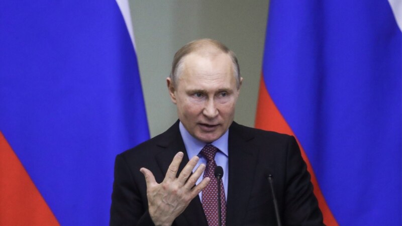 «Прямая линия» с Путиным: в Крыму хотят ответов по проблемам ЖКХ и реставрации вокзальной башни