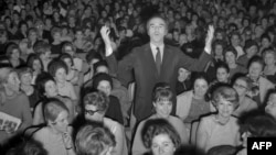 میشل پیکولی در افتتاحیه فیلم «چه کسی از ویرجینیا وولف می‌ترسد» در ۱۵ فوریه ۱۹۶۷