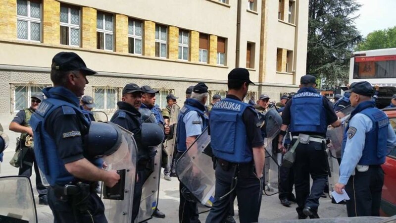 د مقدونیا پولیس: ۱۴۸ ناقانونه کډوال ونیول شول