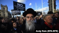 La o demonstrație londoneză a celor care combat antisemitismul