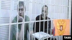 Станислав Клых и Николай Карпюк (слева направо), во время рассмотрения апелляции на приговор, 26 октября 2016 года
