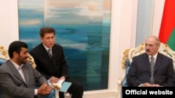По мнению политологов, Лукашенко и Ахмадинеджада объединяет имидж мировых изгоев