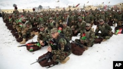 تکاوران ارتش افغانستان در مراسم پایان تمرین‌های نظامی؛ کابل