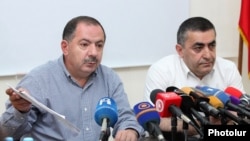 Armenia - Dashnaktsutyun party leaders Aghvan Vartanian (L) and Armen Rustamian hold a news conference, Yerevan, 24Aug2015.