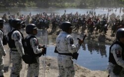 Мексиканська національна гвардія перекрила шлях мігрантам із Гватемали. 20 січня 2021 року