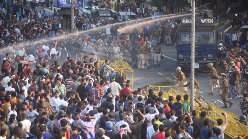 Protestele din India s-au soldat cu ciocniri stradale și două persoane decedate