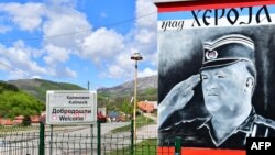 Mural na ulazu u Kalinovik, rodno mjesto osuđenog ratnog zločinca Ratka Mladića (22. maj 2021.)