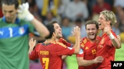 Испания құрамасы ойыншыларының финалда Италия құрамасын ұтқаннан соңғы қуанышты сәті. Киев, 1 шілде 2012 жыл.