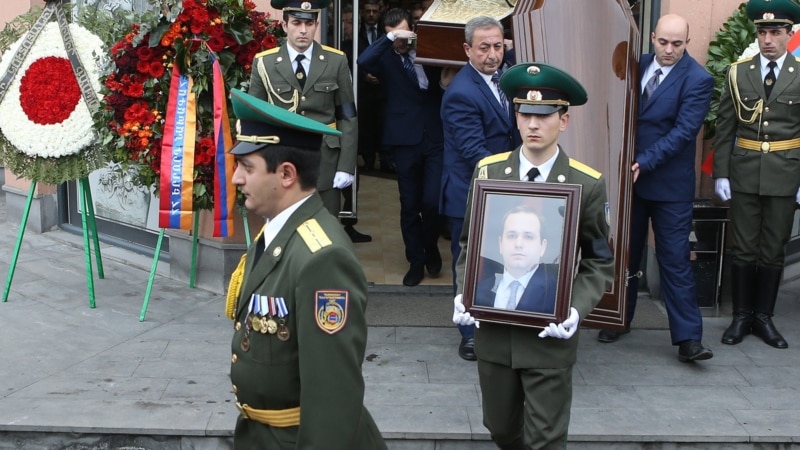 Состоялись похороны экс-главы СНБ Георгия Кутояна