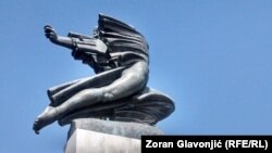 Spomenik zahvalnosti Francuskoj, bio meta i vandala