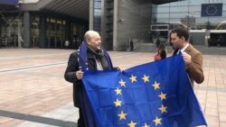 „Operațiunea: Aducem steagul UE înapoi”