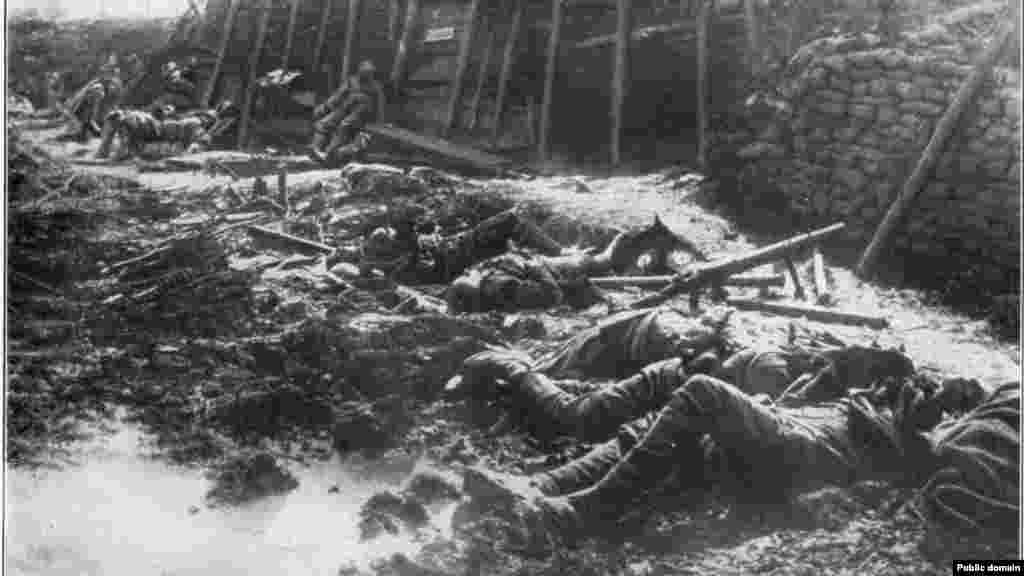 Позиция британских военных после немецкой газовой атаки в Фромеле, 19 июля 1916 года