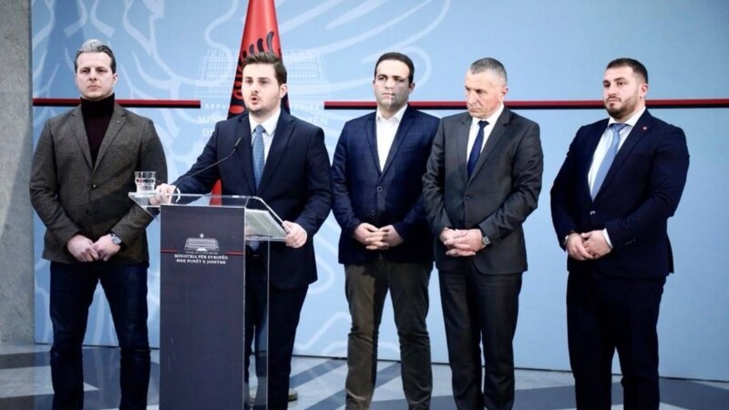 Thaçi dhe Cakaj: Shqiptarët garojnë me një listë në zgjedhjet e Serbisë