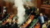 A do të amnistohet hedhja e gazit lotsjellës në Kuvend?