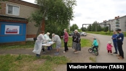 Голосование по поправкам в Конституцию России в деревне Луговое, Россия 