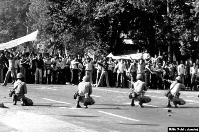 Во время протестов в Тегеране, сентябрь 1978 года.