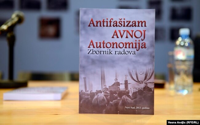 'Postoje jasni dokazi da je Tito potaknuo bosanske komuniste Avdu Humu i Rodoljuba Čolakovića da uoči Drugog zasjedanja AVNOJ-a, oni sami organiziraju tu bosansku skupštinu.'