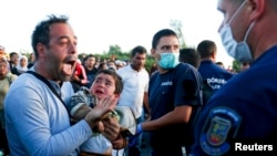 Միգրանտները Հունգարիայի սահմանին, 7-ը սեպտեմբերի, 2015թ.