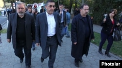 Armenia - Armen Rustamian (C) and other leaders of the Armenian Revolutionary Federation lead a demonstration in Yerevan, 29Oct2013.